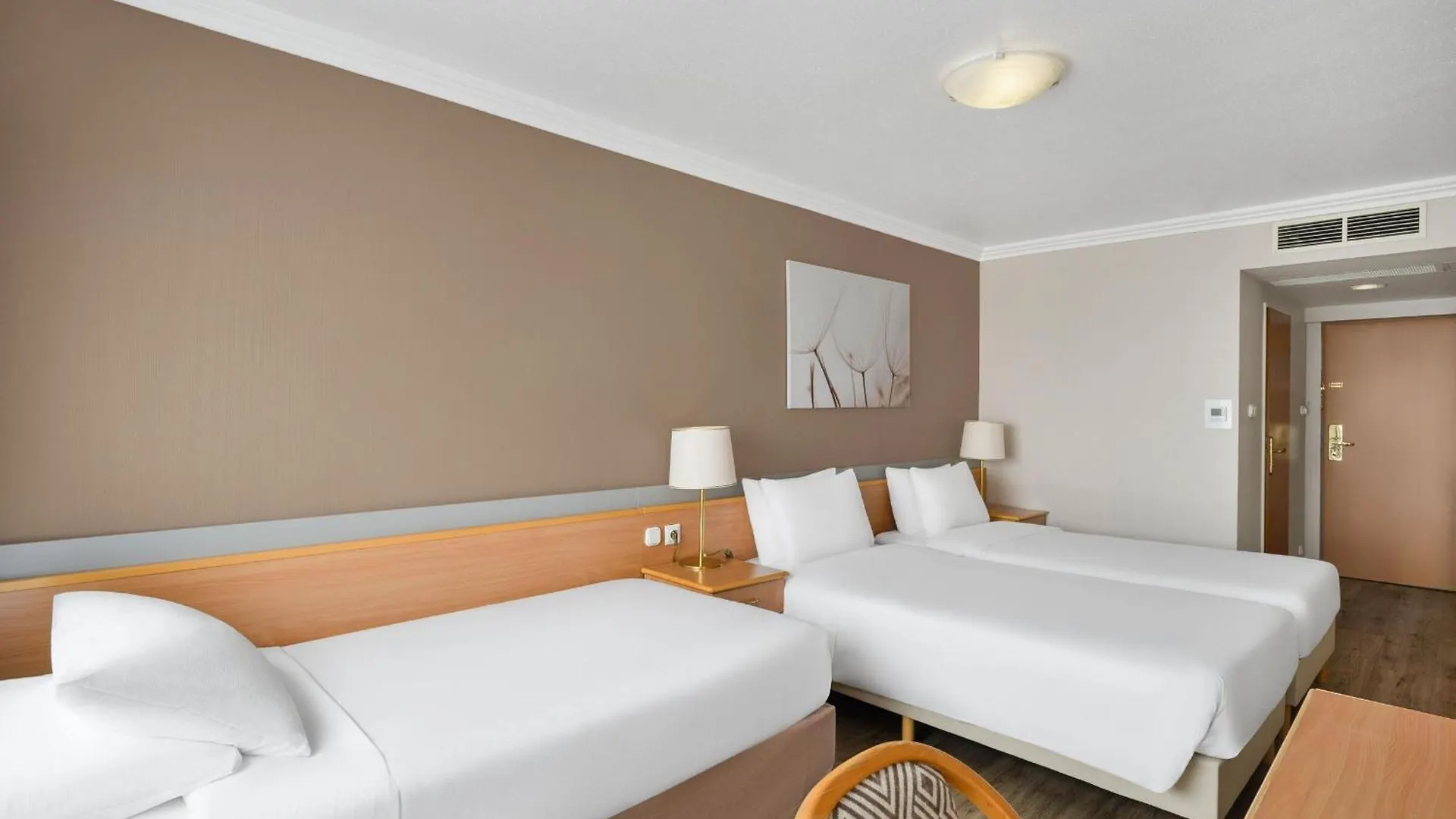 Danubius Hotel Arena Budapest 4*,  Hungary